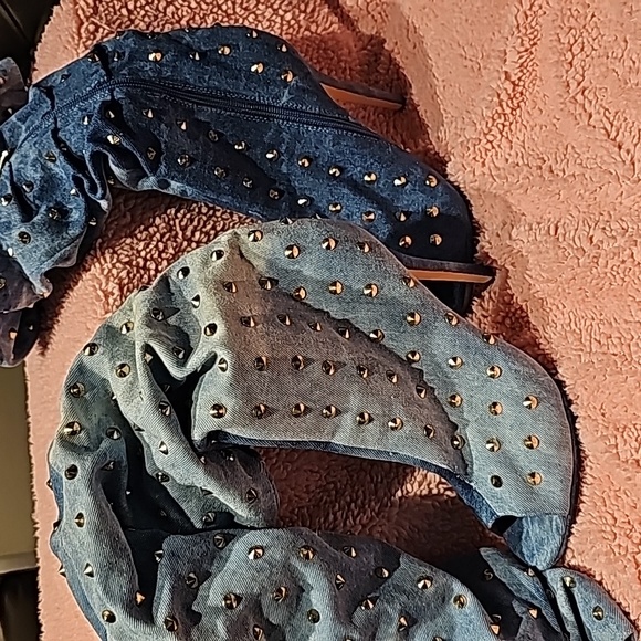 🔥Sexy Showstopper Boots!🔥 - Picture 3 of 6